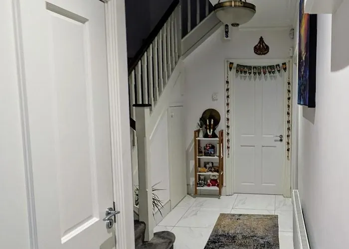 Budget Friendly King Room, 홈스테이 *